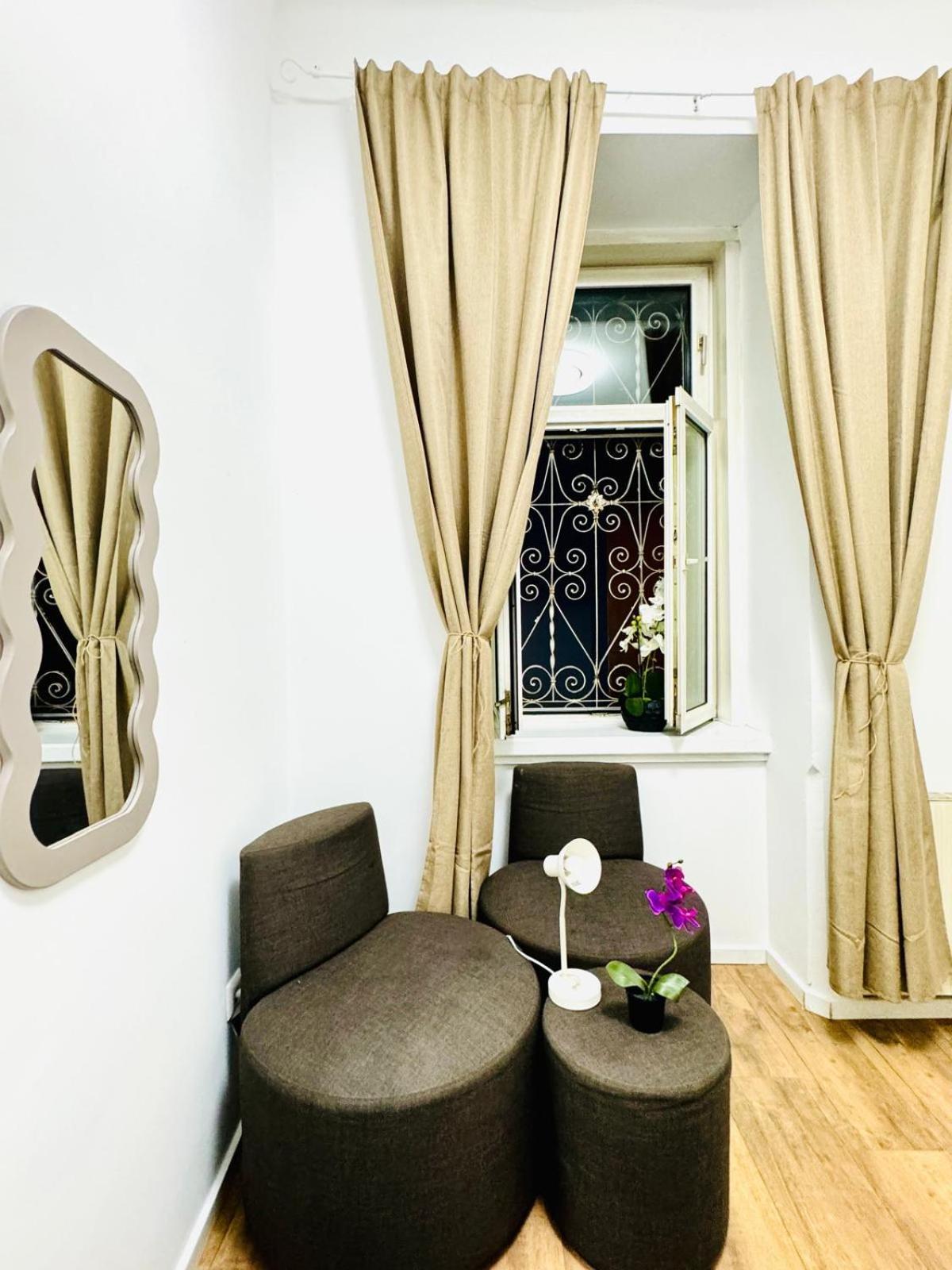Cozy 9Br Shared Apartment, Only 12Min Walk To Augarten 비엔나 외부 사진