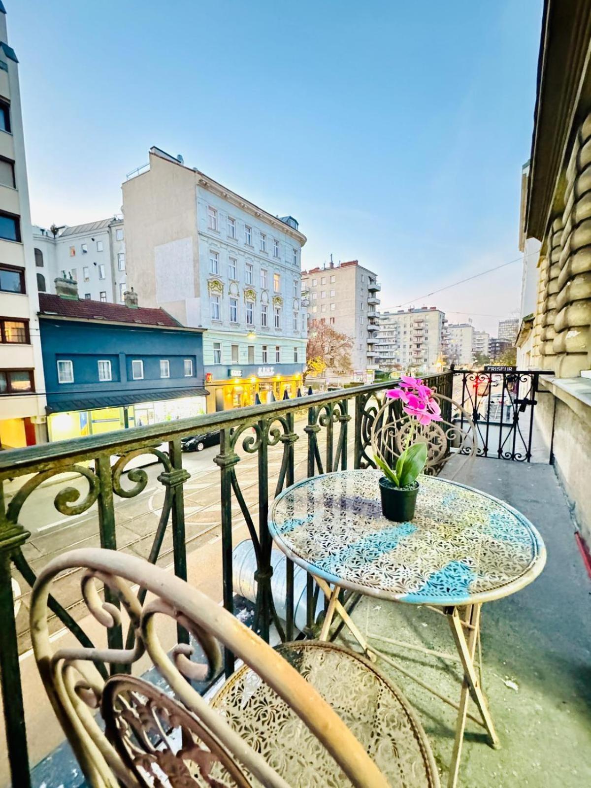 Cozy 9Br Shared Apartment, Only 12Min Walk To Augarten 비엔나 외부 사진