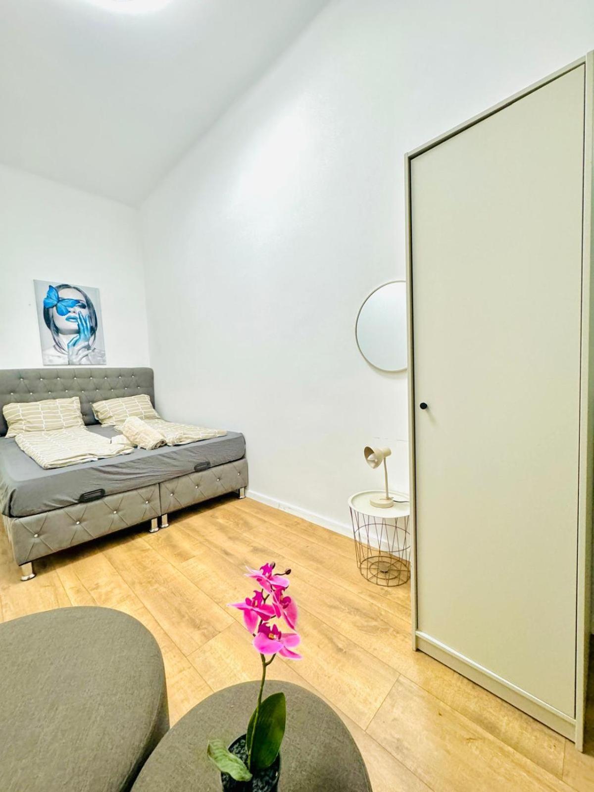 Cozy 9Br Shared Apartment, Only 12Min Walk To Augarten 비엔나 외부 사진